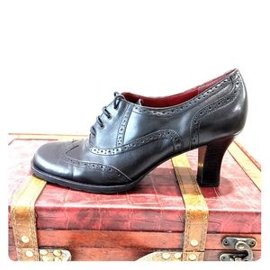 Naturalizer heeled oxfords